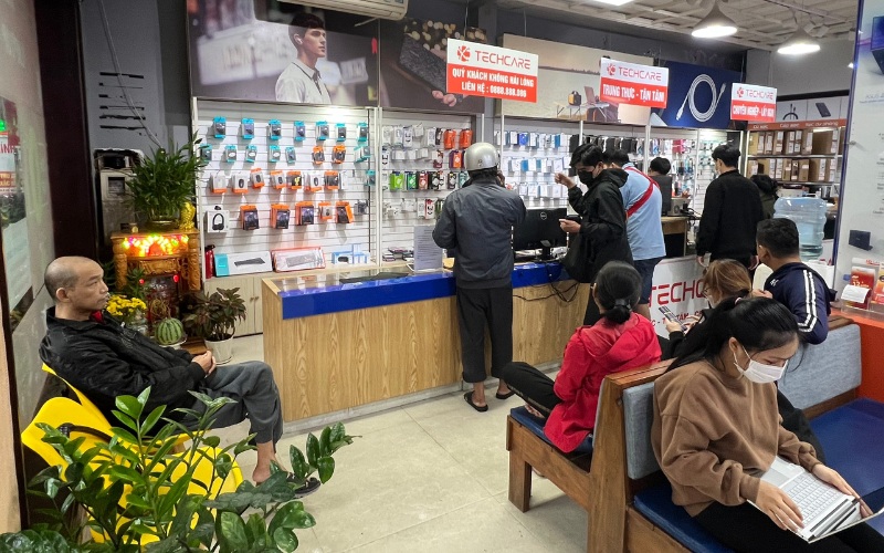 thay-man-hinh-samsung-M23 5G-techcare